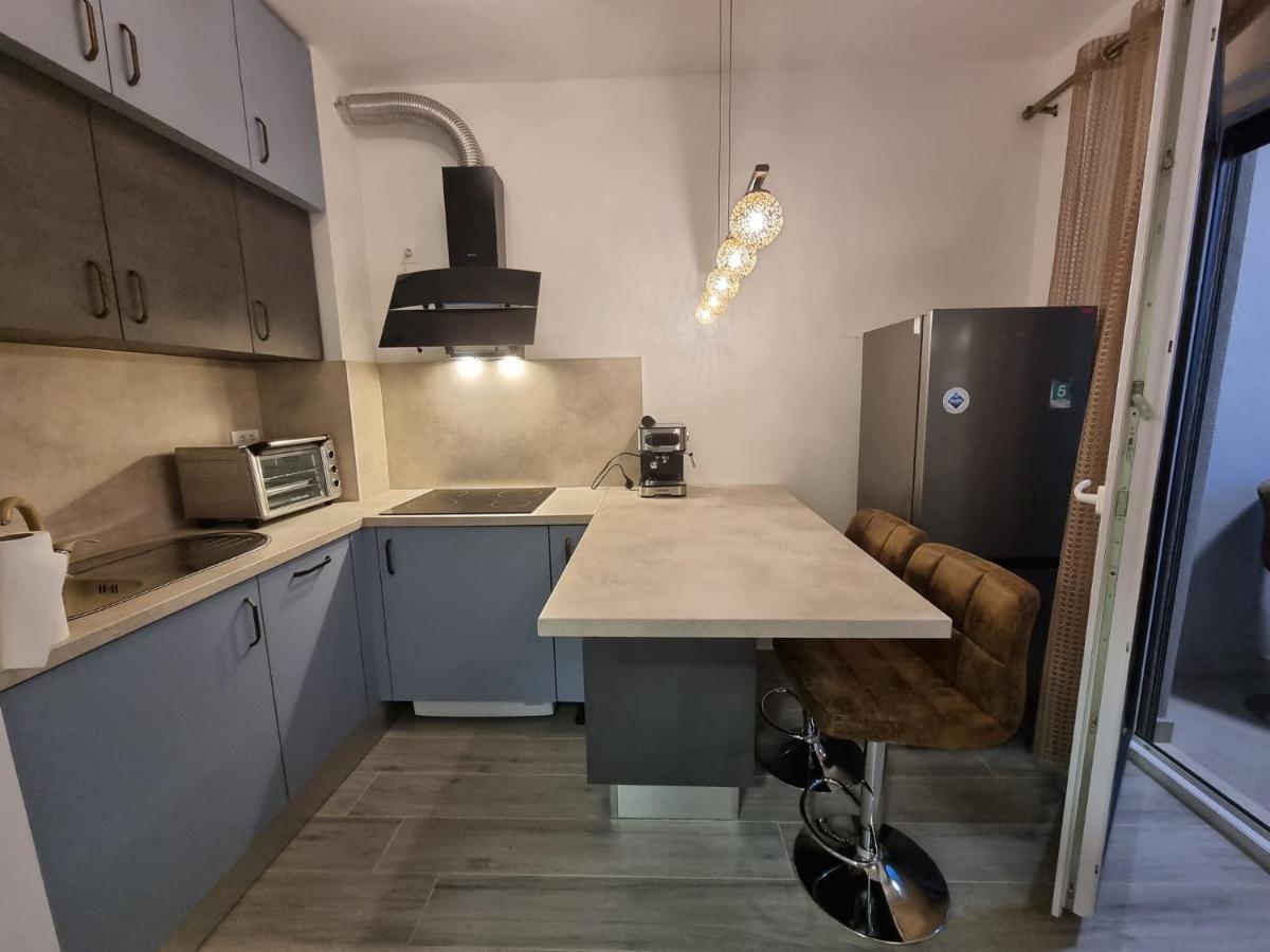 Booking Beautifull Studio Apartment Bell With Balcony And Sea View In Zadar Luaran gambar